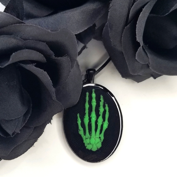 🦇𝕸𝖞 𝕺𝖉𝖉𝖎𝖙𝖞 𝕾𝖍𝖔𝖕🦇 - Picture 4 of 16